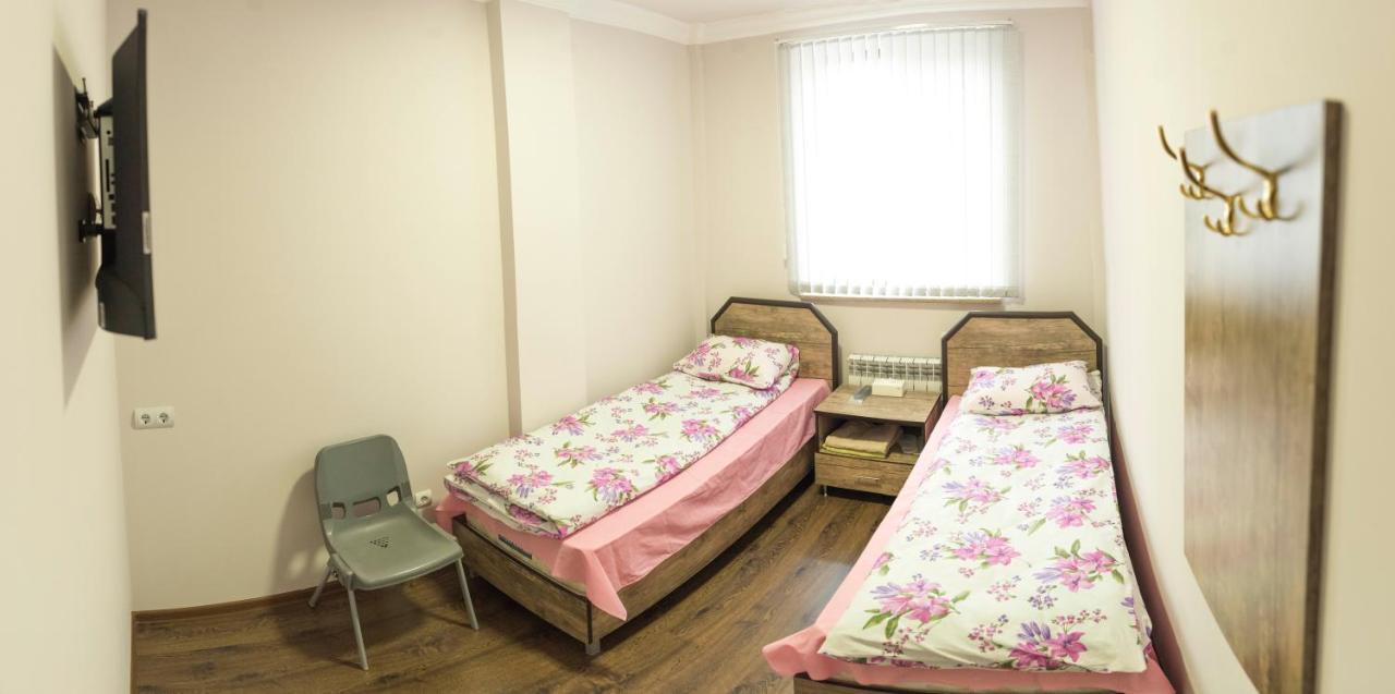 Hotel Amaras Ереван Экстерьер фото